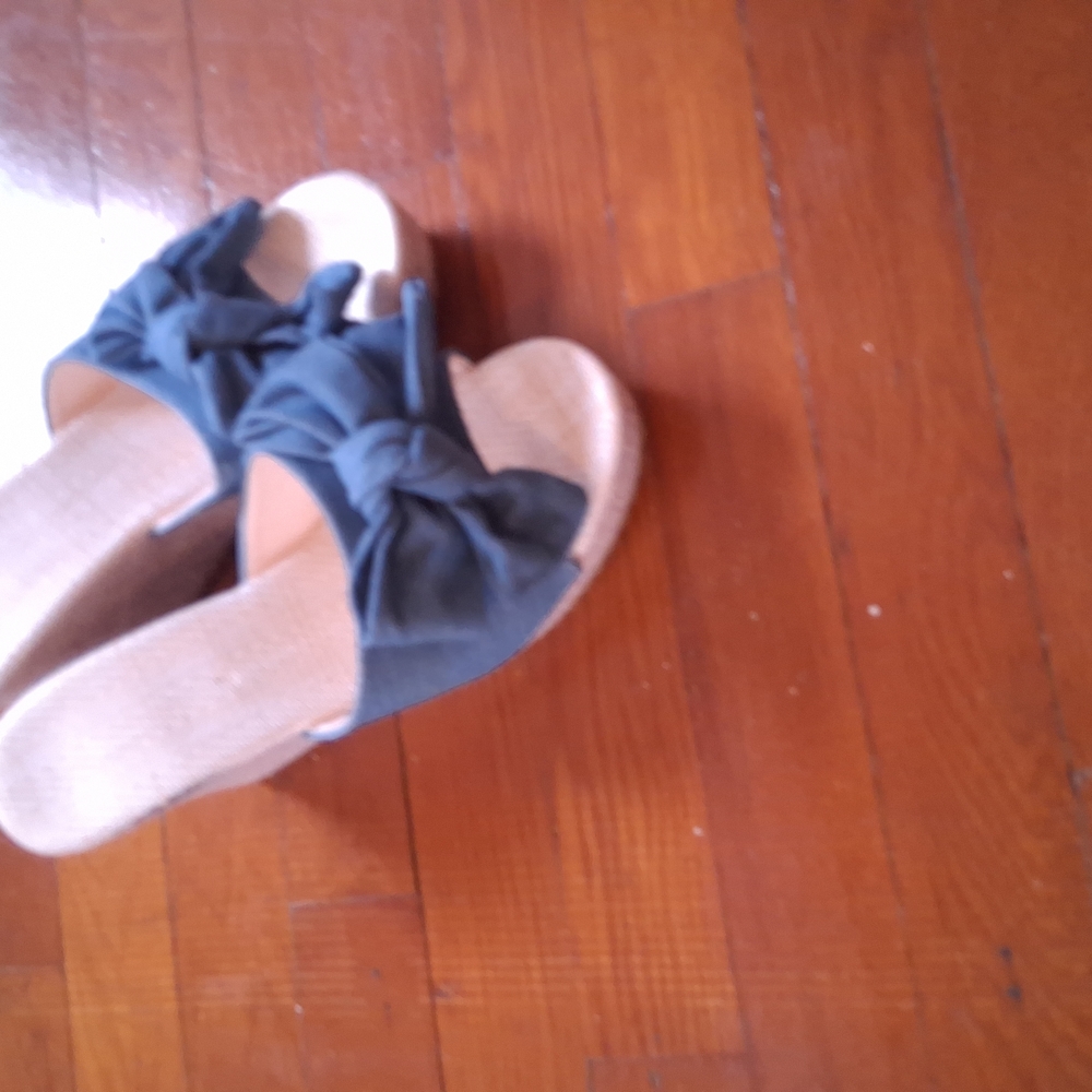 Elegant Black Wedge Sandals
